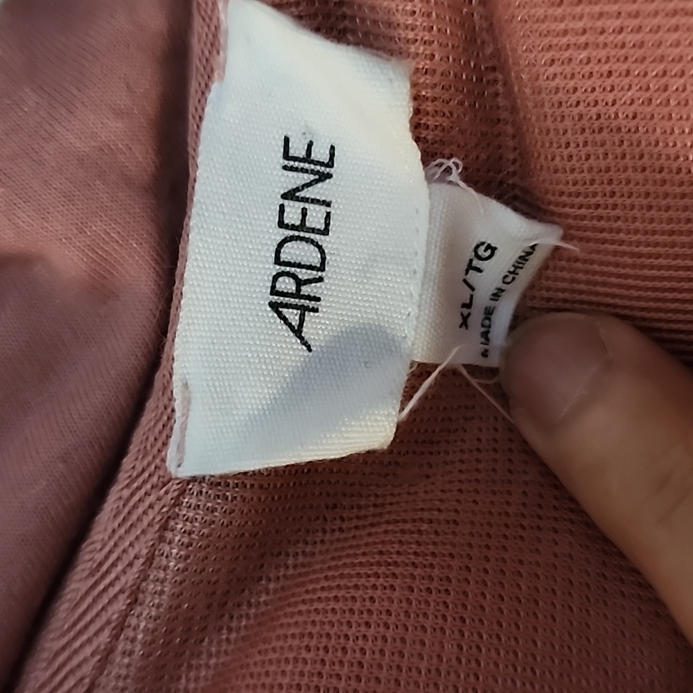 Soft and plush bomber coat in blush pink. Size xl - Picture 2 of 3